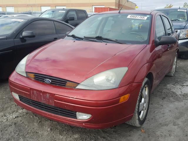 3FAFP37344R125053 - 2004 FORD FOCUS ZX5 RED photo 2