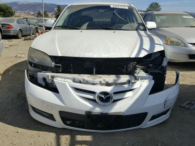 JM1BK324671742217 - 2007 MAZDA 3 S WHITE photo 9