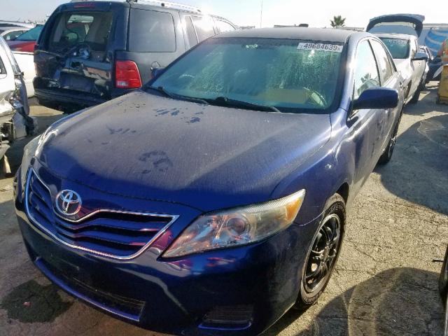 4T1BF3EK7BU582642 - 2011 TOYOTA CAMRY BASE BLUE photo 2