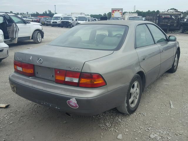 JT8BF22G5V0080043 - 1997 LEXUS ES 300 SILVER photo 4