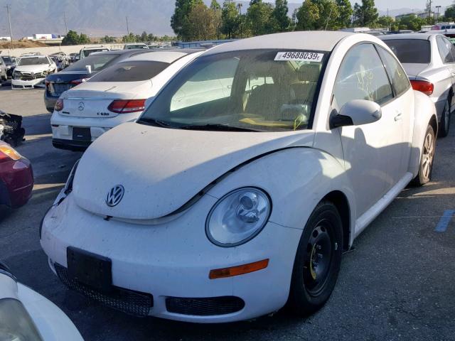 3VWPG3AG3AM013005 - 2010 VOLKSWAGEN NEW BEETLE 白色 照片 2