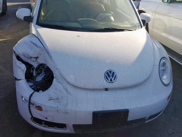 3VWPG3AG3AM013005 - 2010 VOLKSWAGEN NEW BEETLE 白色 照片 9