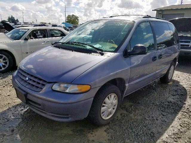 2P4GP45RXWR833047 - 1998 PLYMOUTH VOYAGER SE GRAY photo 2