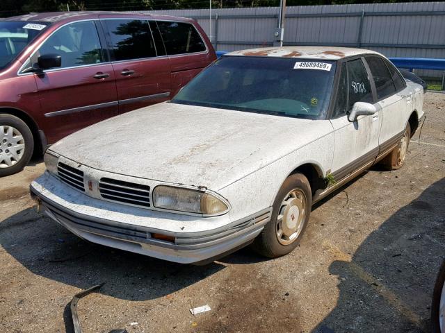 1G3HN52K6S4816366 - 1995 OLDSMOBILE 88 ROYALE WHITE photo 2