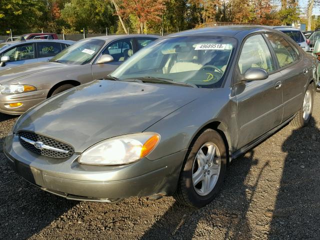 1FAFP56S31A212940 - 2001 FORD TAURUS SEL GREEN photo 2