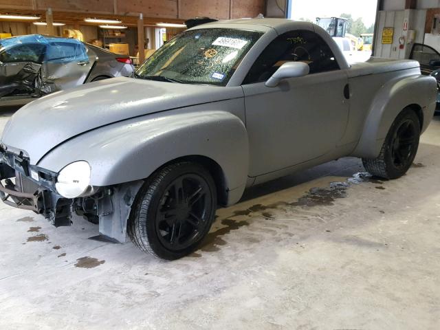 1GCES14P14B109610 - 2004 CHEVROLET SSR 灰色 照片 2