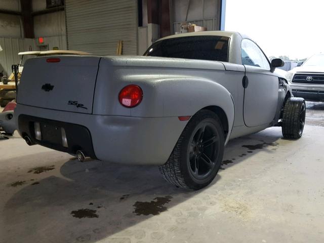1GCES14P14B109610 - 2004 CHEVROLET SSR 灰色 照片 4