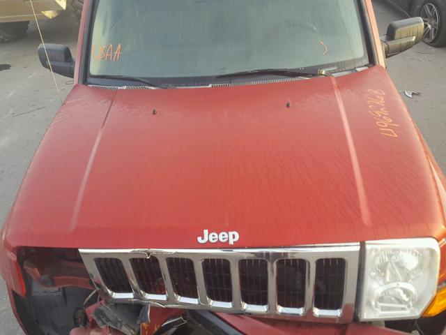 1J8HG58256C105649 - 2006 JEEP COMMANDER RED photo 7