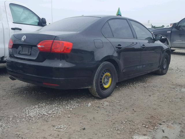 3VW2K7AJ8EM353123 - 2014 VOLKSWAGEN JETTA BASE BLACK photo 4