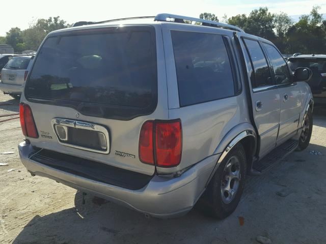 5LMEU27A0YLJ29489 - 2000 LINCOLN NAVIGATOR 银色 照片 4