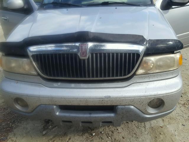 5LMEU27A0YLJ29489 - 2000 LINCOLN NAVIGATOR 银色 照片 7