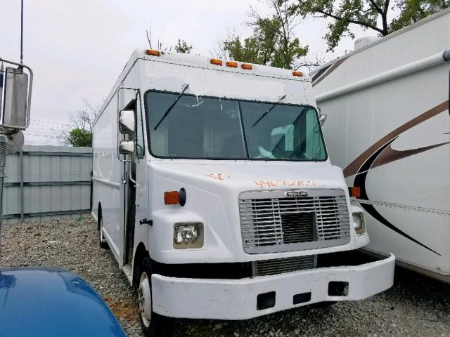 4UZAAPCPX3CM26554 - 2003 FREIGHTLINER CHASSIS M WHITE photo 1