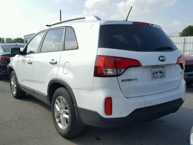 5XYKT4A70FG638643 - 2015 KIA SORENTO LX WHITE photo 3