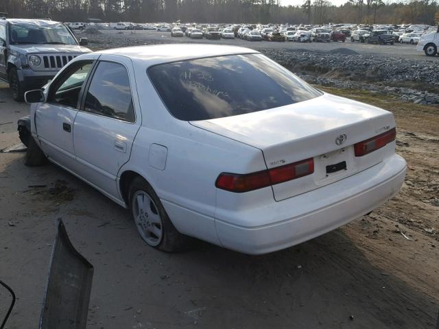 4T1BG22KXVU775562 - 1997 TOYOTA CAMRY WHITE photo 3