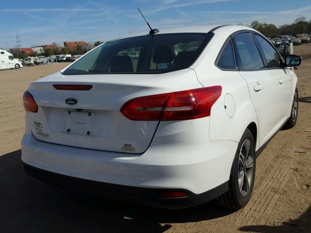 1FADP3FE8HL276377 - 2017 FORD FOCUS SE WHITE photo 4