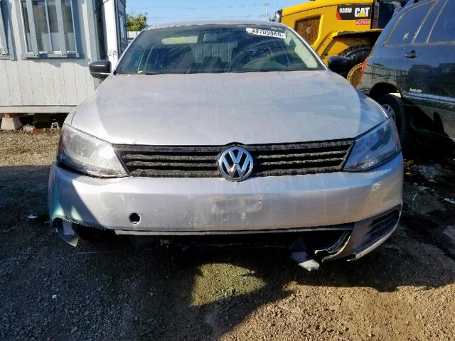 3VW2K7AJ6EM237371 - 2014 VOLKSWAGEN JETTA BASE 银色 照片 9