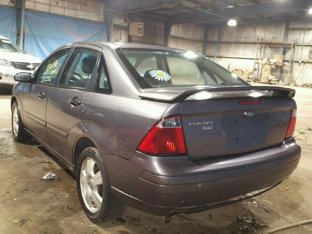 1FAHP34NX7W155688 - 2007 FORD FOCUS ZX4 GRAY photo 3