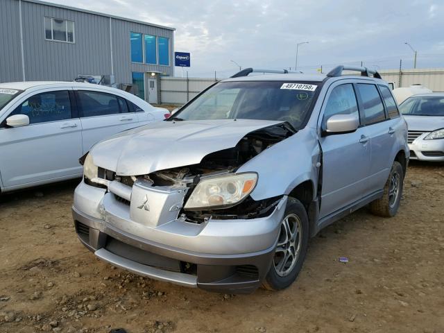 JA4LX31F66U602443 - 2006 MITSUBISHI OUTLANDER SILVER photo 2