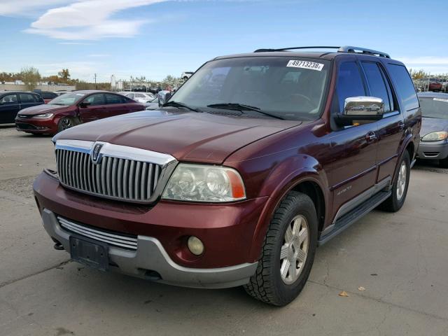 5LMFU27R83LJ20302 - 2003 LINCOLN NAVIGATOR Марун фото 2