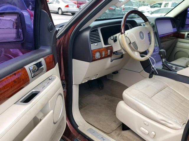 5LMFU27R83LJ20302 - 2003 LINCOLN NAVIGATOR Марун фото 9