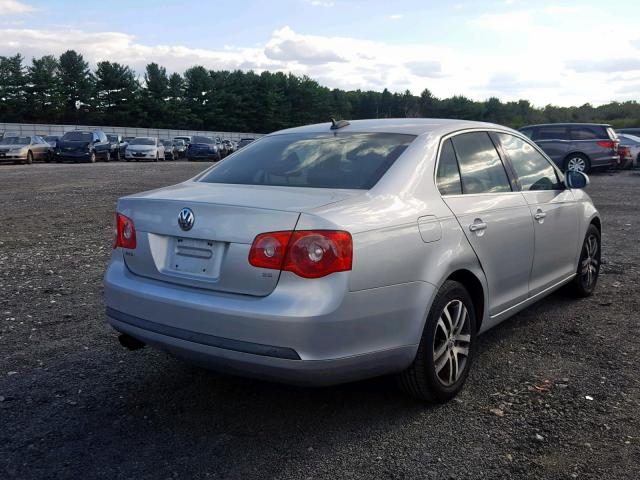 3VWSF81K76M787764 - 2006 VOLKSWAGEN JETTA 2.5 SILVER photo 4