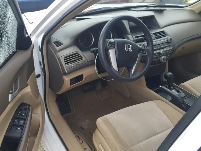 1HGCP26469A082680 - 2009 HONDA ACCORD LXP WHITE photo 9