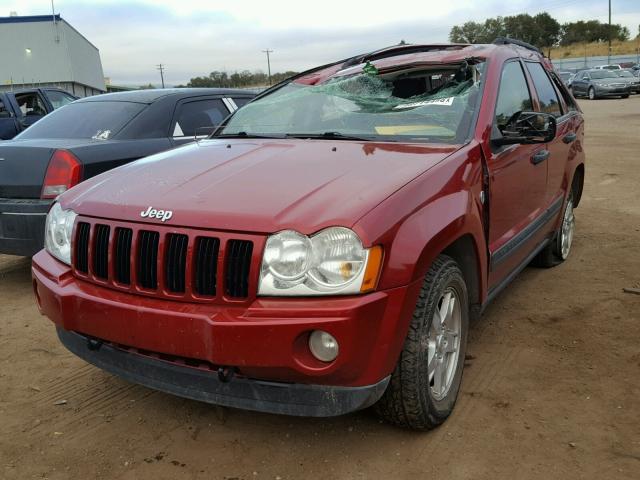 1J8HR48N65C561057 - 2005 JEEP GRAND CHER RED photo 2