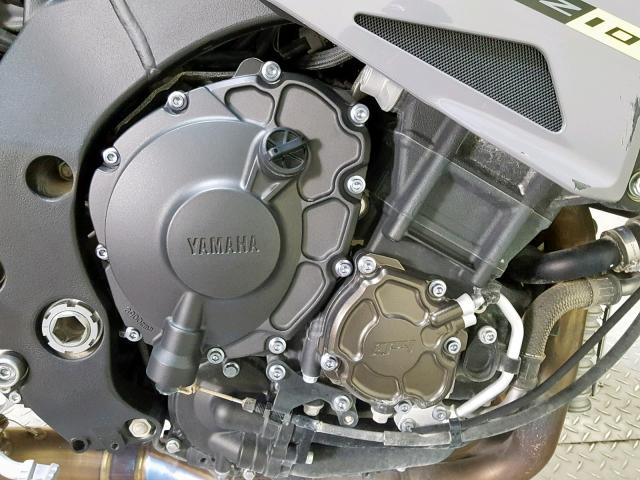 JYARN48EXHA000556 - 2017 YAMAHA FZ10 GRAY photo 12