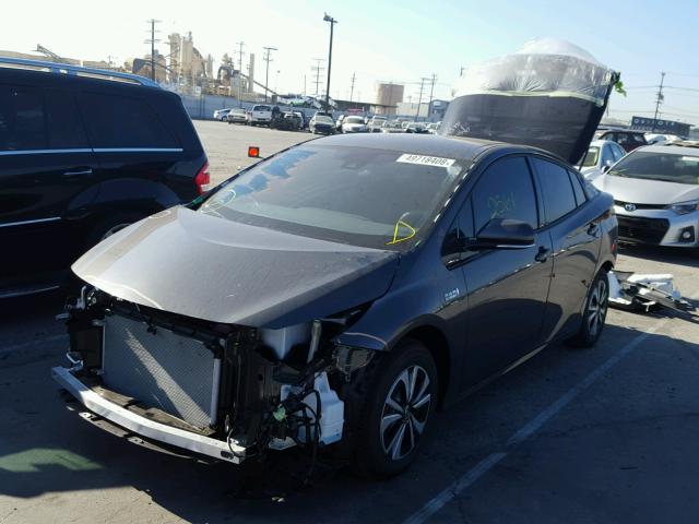 JTDKARFP2J3079413 - 2018 TOYOTA PRIUS PRIM ნაცრისფერი ფოტო 2