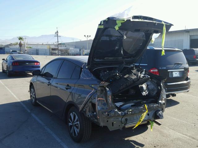 JTDKARFP2J3079413 - 2018 TOYOTA PRIUS PRIM ნაცრისფერი ფოტო 3