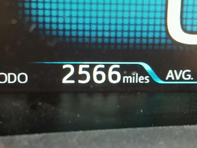 JTDKARFP2J3079413 - 2018 TOYOTA PRIUS PRIM ნაცრისფერი ფოტო 8