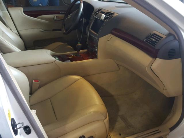 JTHGL46F575018028 - 2007 LEXUS LS 460L WHITE photo 5