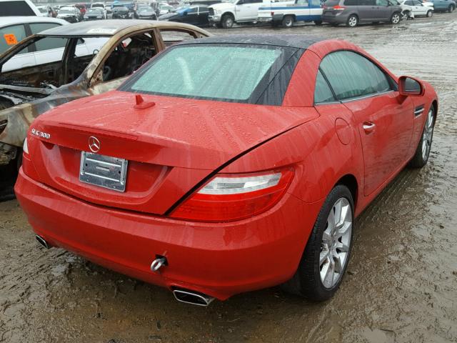 WDDPK3JAXGF117485 - 2016 MERCEDES-BENZ SLK 300 RED photo 4