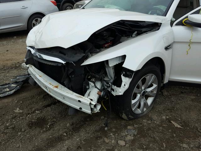 1FAHP2EWXCG110658 - 2012 FORD TAURUS SEL WHITE photo 9