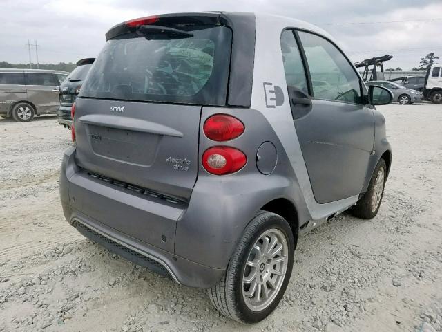 WMEEJ9AA8DK677291 - 2013 SMART FORTWO SILVER photo 4