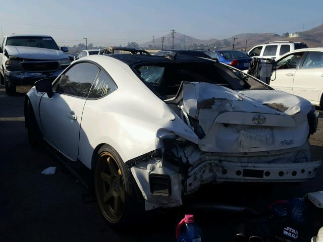 JF1ZNAA19G8702471 - 2016 TOYOTA SCION FR-S WHITE photo 3