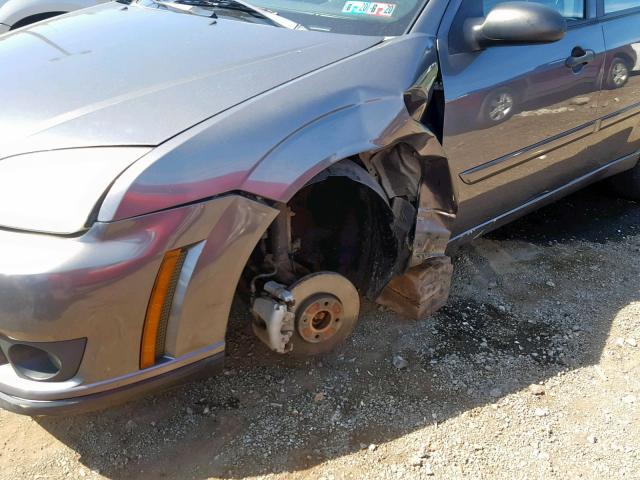 1FAHP34N36W179216 - 2006 FORD FOCUS ZX4 GRAY photo 9