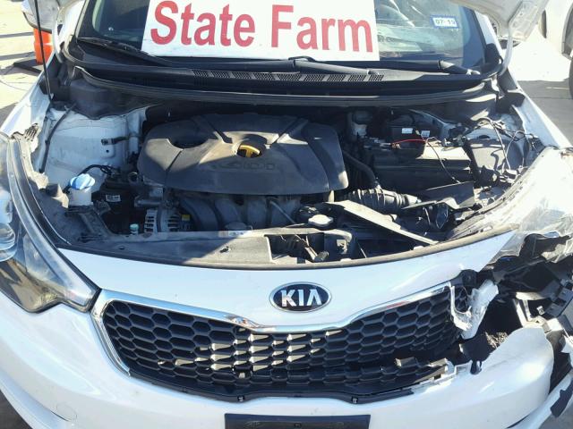 KNAFX4A85E5091677 - 2014 KIA FORTE EX WHITE photo 7