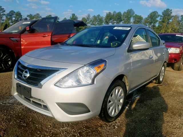 3N1CN7AP2JK408225 - 2018 NISSAN VERSA S SILVER photo 2