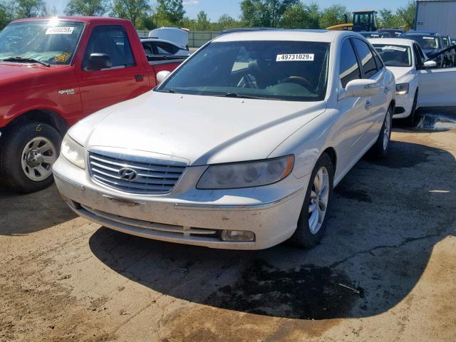 KMHFC46F67A234275 - 2007 HYUNDAI AZERA SE WHITE photo 2