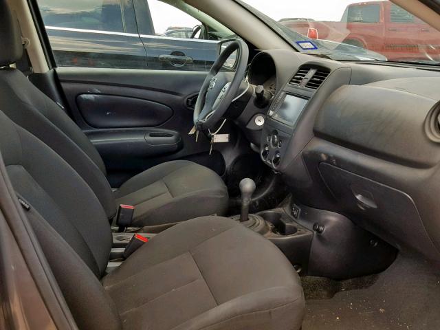 3N1CN7AP1KL826979 - 2019 NISSAN VERSA S CHARCOAL photo 5