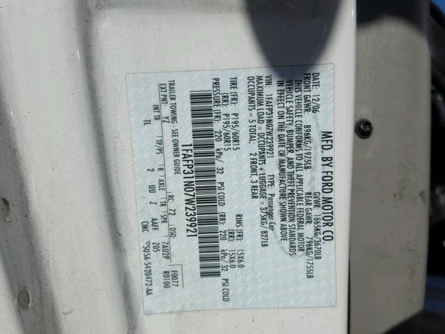 1FAFP31N07W239921 - 2007 FORD FOCUS ZX3 WHITE photo 10