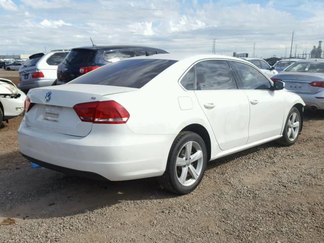 1VWBP7A33DC091658 - 2013 VOLKSWAGEN PASSAT SE WHITE photo 4