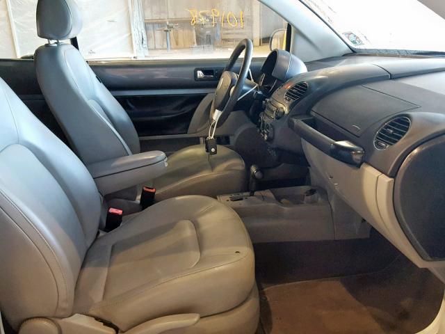 3VWRF31Y97M400123 - 2007 VOLKSWAGEN NEW BEETLE ნაცრისფერი ფოტო 5