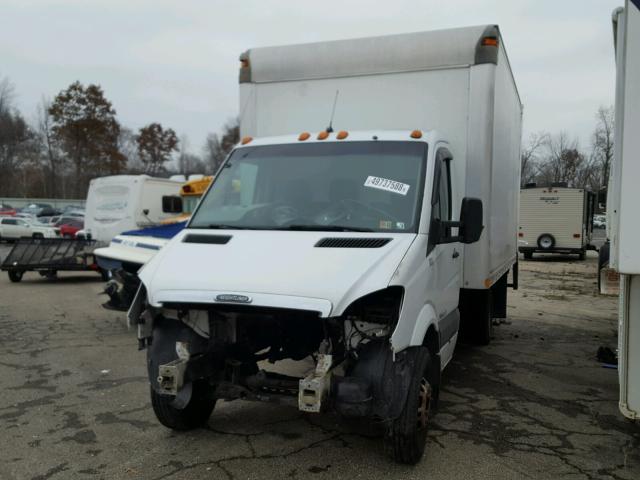 WDXPF445589388031 - 2008 DODGE SPRINTER 3 WHITE photo 2