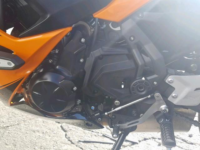 JKAEXEK18KDA35284 - 2019 KAWASAKI EX650 F ORANGE photo 7