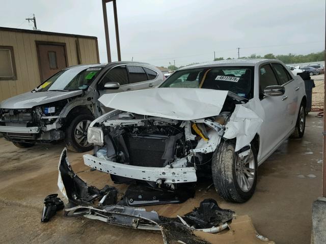 2C3CCAEG3GH238533 - 2016 CHRYSLER 300C WHITE photo 2