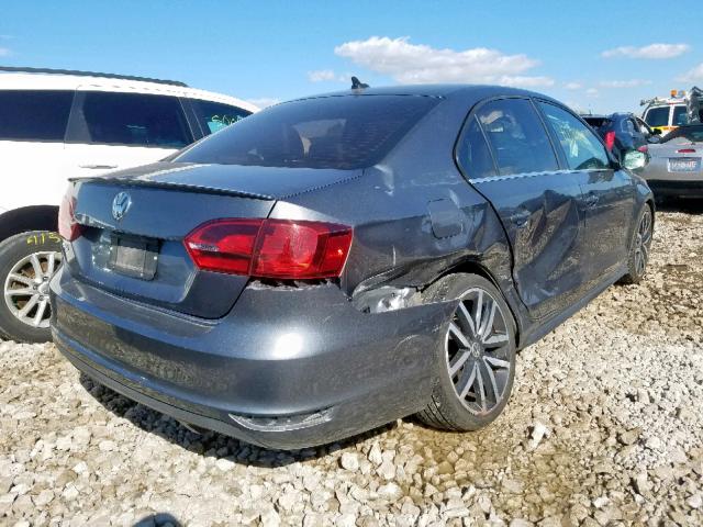 3VW467AJ8DM256595 - 2013 VOLKSWAGEN JETTA GLI GRAY photo 4