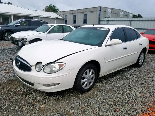 2G4WD532X51210413 - 2005 BUICK LACROSSE C WHITE photo 2