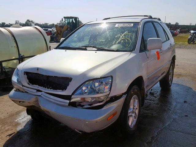 JTJHF10UX20290063 - 2002 LEXUS RX 300 WHITE photo 2